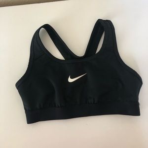 Nike girl’s sports bra